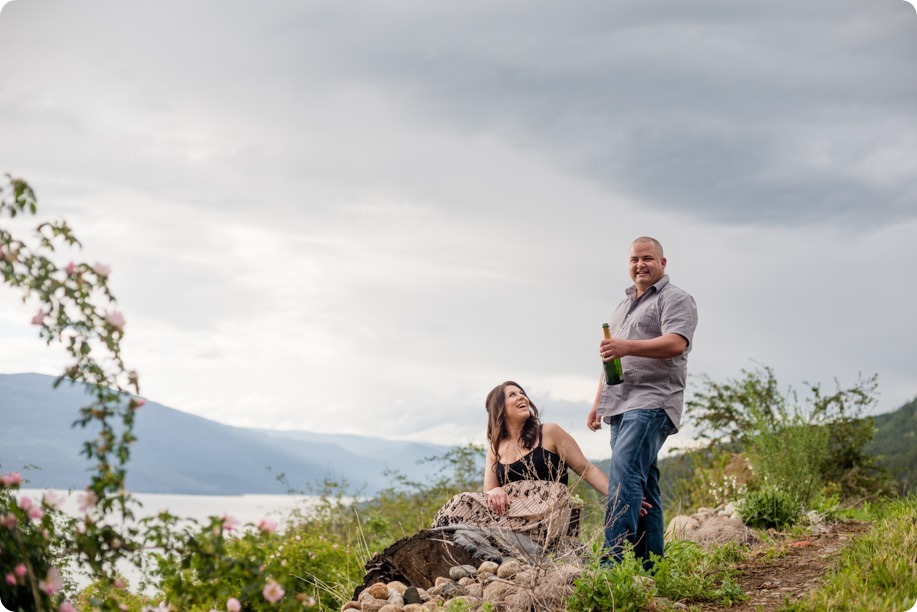 Okanagan-Centre-engagement-session_vineyard-lake-portraits_26_by-Kevin-Trowbridge