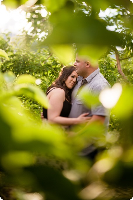 Okanagan-Centre-engagement-session_vineyard-lake-portraits_59_by-Kevin-Trowbridge