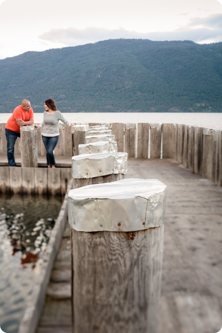 Okanagan-Centre-engagement-session_vineyard-lake-portraits_81_by-Kevin-Trowbridge