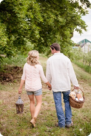 farm-engagement-session_dachshund-dogs_Okanagan_42_by-Kevin-Trowbridge