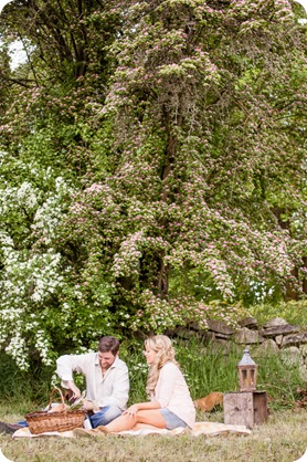 farm-engagement-session_dachshund-dogs_Okanagan_49_by-Kevin-Trowbridge