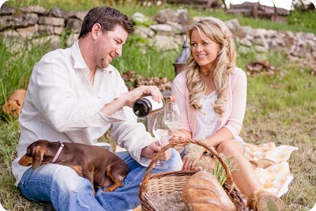 farm-engagement-session_dachshund-dogs_Okanagan_52_by-Kevin-Trowbridge