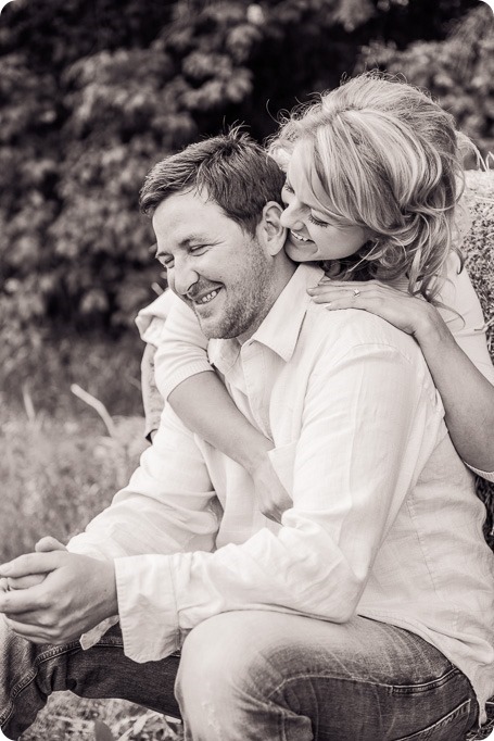 farm-engagement-session_dachshund-dogs_Okanagan_83_by-Kevin-Trowbridge