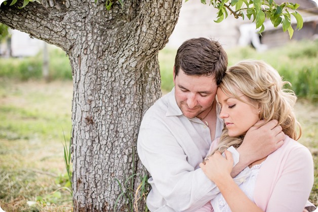 farm-engagement-session_dachshund-dogs_Okanagan_89_by-Kevin-Trowbridge