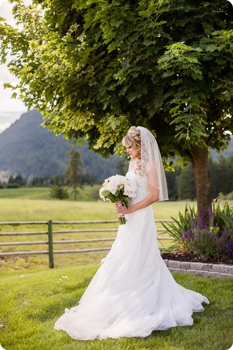 Armstrong-Okanagan-wedding_country-farm_34_by-Kevin-Trowbridge