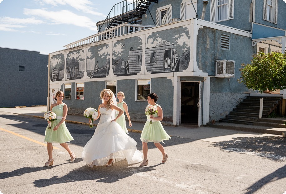 Armstrong-Okanagan-wedding_country-farm_41_by-Kevin-Trowbridge