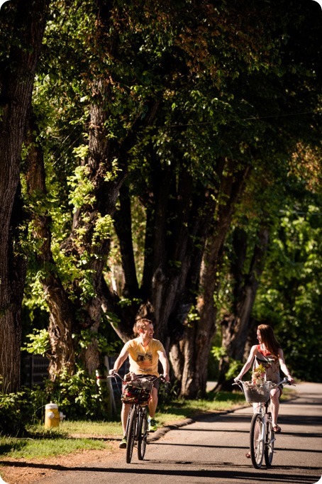 Naramata-engagement-session_vintage-lake-vineyard-portraits28_by-Kevin-Trowbridge