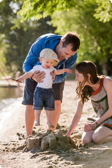 Naramata-engagement-session_vintage-lake-vineyard-portraits53_by-Kevin-Trowbridge