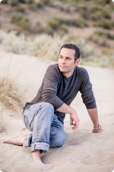 Okanagan-desert-engagement-session_sunset-couples-portraits_114_by-Kevin-Trowbridge