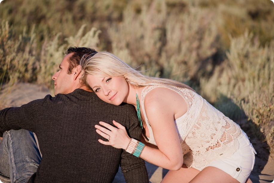 Okanagan-desert-engagement-session_sunset-couples-portraits_126_by-Kevin-Trowbridge