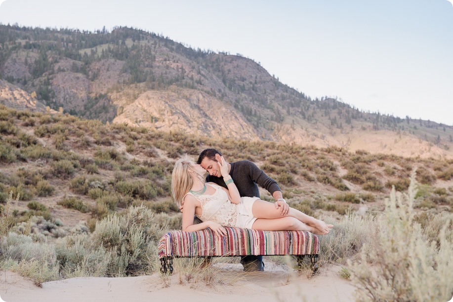Okanagan-desert-engagement-session_sunset-couples-portraits_145_by-Kevin-Trowbridge