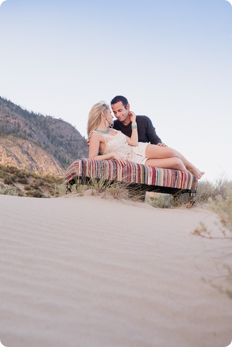 Okanagan-desert-engagement-session_sunset-couples-portraits_146_by-Kevin-Trowbridge