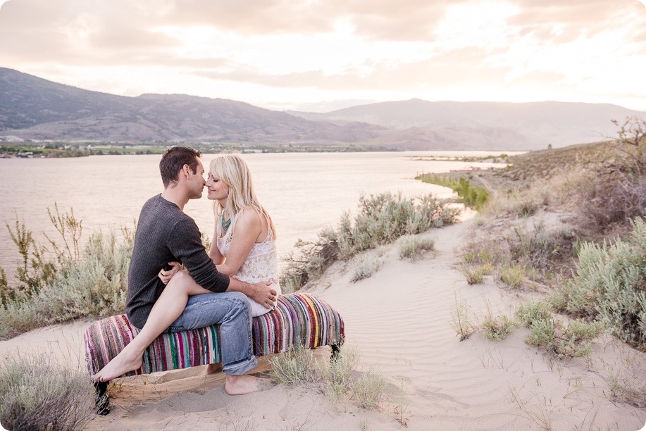 Okanagan-desert-engagement-session_sunset-couples-portraits_151_by-Kevin-Trowbridge