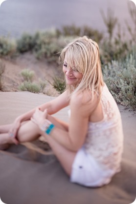 Okanagan-desert-engagement-session_sunset-couples-portraits_171_by-Kevin-Trowbridge