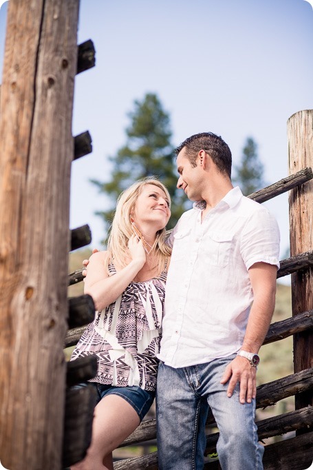 Okanagan-desert-engagement-session_sunset-couples-portraits_17_by-Kevin-Trowbridge