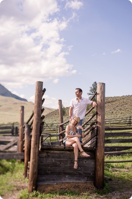 Okanagan-desert-engagement-session_sunset-couples-portraits_20_by-Kevin-Trowbridge