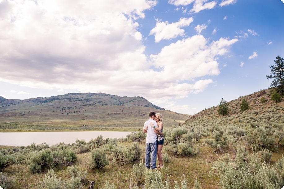 Okanagan-desert-engagement-session_sunset-couples-portraits_37_by-Kevin-Trowbridge