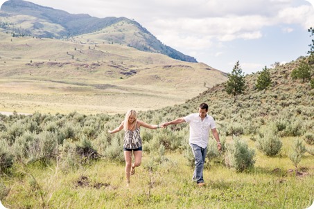 Okanagan-desert-engagement-session_sunset-couples-portraits_59_by-Kevin-Trowbridge