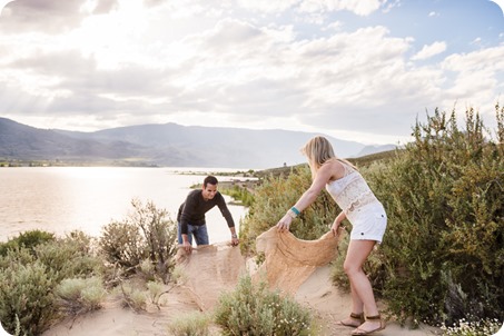 Okanagan-desert-engagement-session_sunset-couples-portraits_69_by-Kevin-Trowbridge