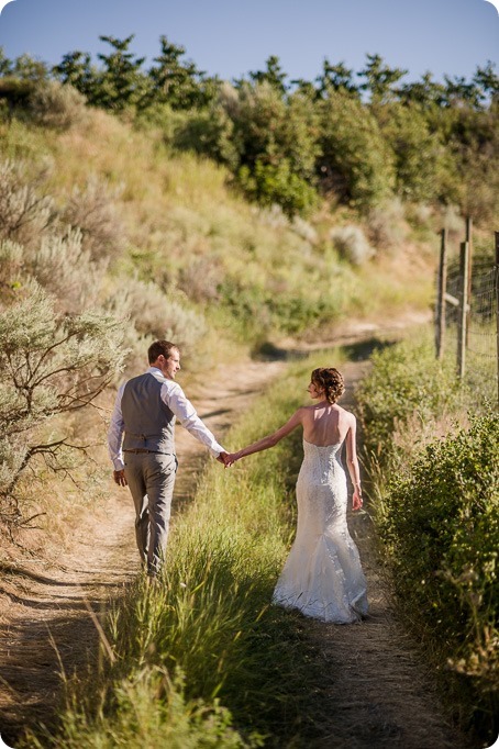 Naramata-wedding-photography_Apple-DOr_vineyard_138_by-Kevin-Trowbridge