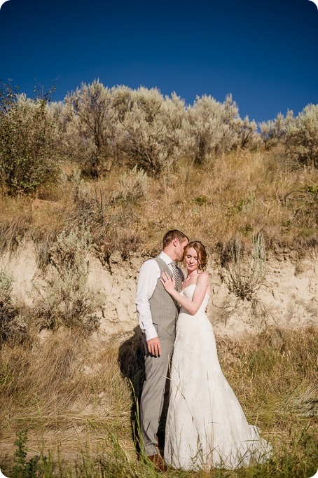 Naramata-wedding-photography_Apple-DOr_vineyard_140_by-Kevin-Trowbridge