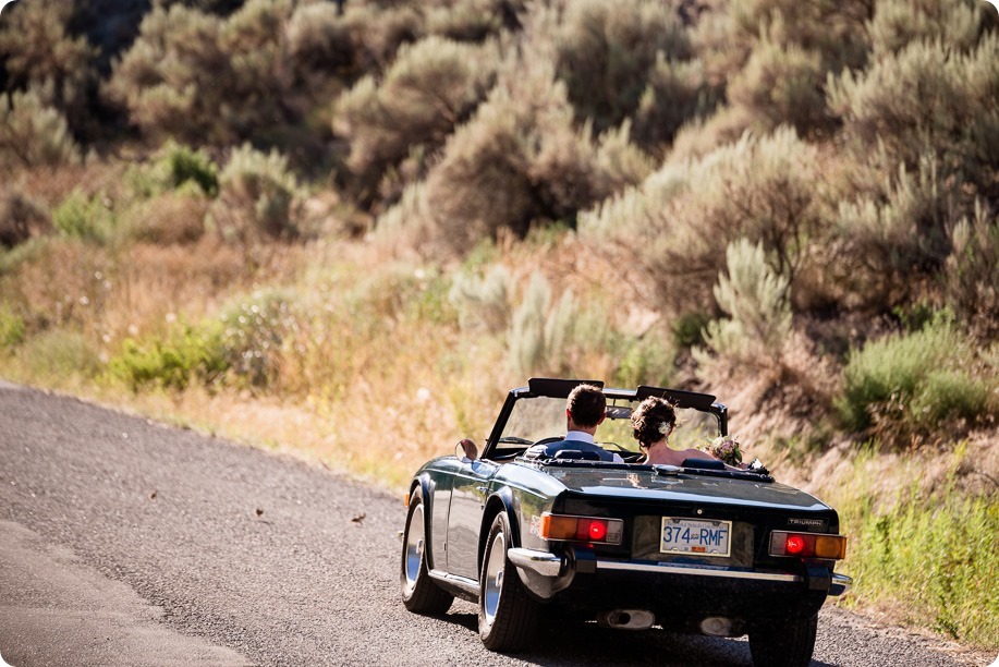 Naramata-wedding-photography_Apple-DOr_vineyard_147_by-Kevin-Trowbridge