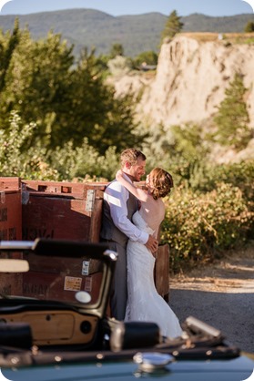 Naramata-wedding-photography_Apple-DOr_vineyard_153_by-Kevin-Trowbridge