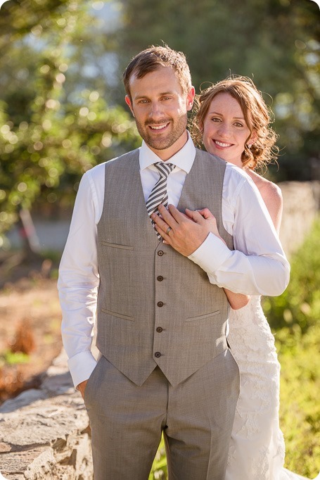 Naramata-wedding-photography_Apple-DOr_vineyard_159_by-Kevin-Trowbridge