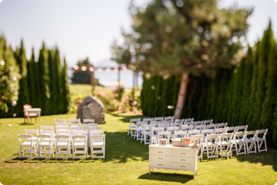 Naramata-wedding-photography_Apple-DOr_vineyard_15_by-Kevin-Trowbridge