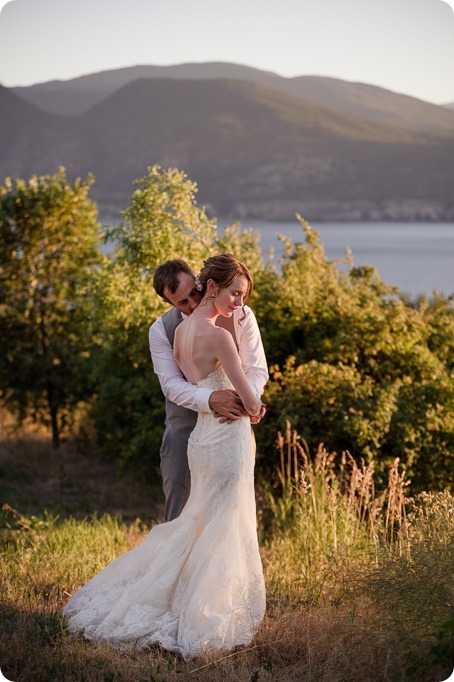 Naramata-wedding-photography_Apple-DOr_vineyard_199_by-Kevin-Trowbridge