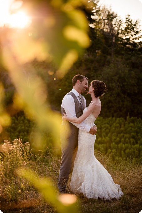 Naramata-wedding-photography_Apple-DOr_vineyard_204_by-Kevin-Trowbridge