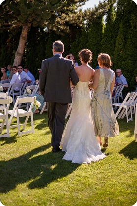 Naramata-wedding-photography_Apple-DOr_vineyard_78_by-Kevin-Trowbridge