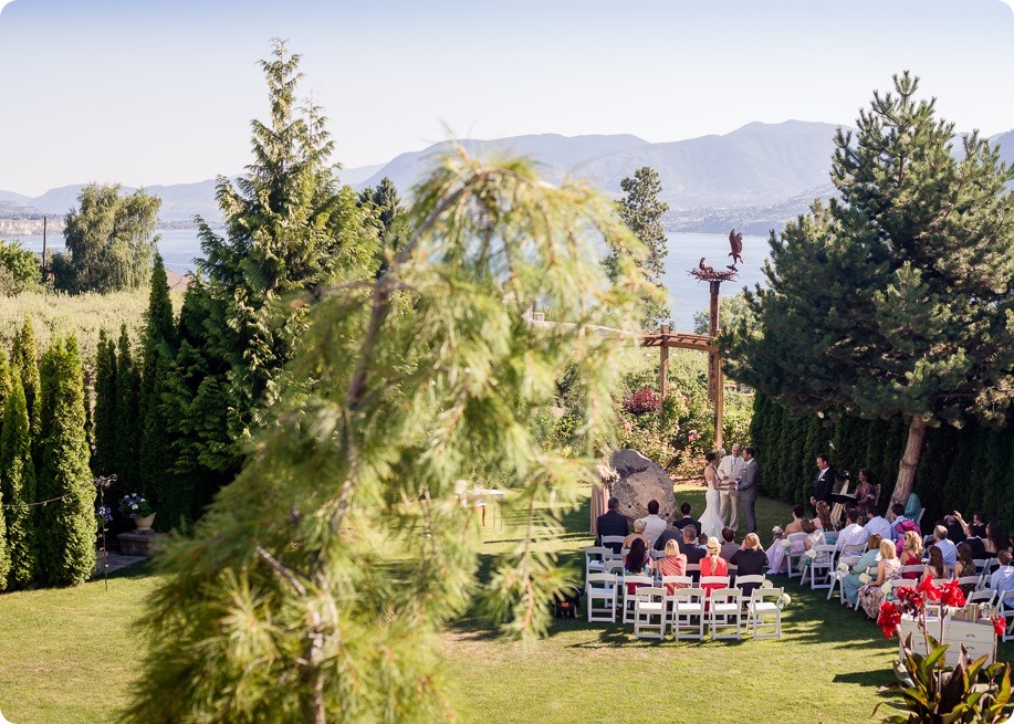 Naramata-wedding-photography_Apple-DOr_vineyard_85_by-Kevin-Trowbridge