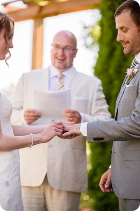 Naramata-wedding-photography_Apple-DOr_vineyard_93_by-Kevin-Trowbridge