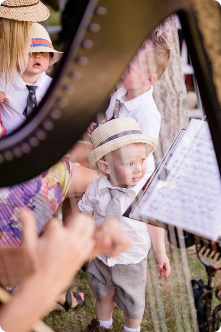 Naramata-wedding-photography_Apple-DOr_vineyard_98_by-Kevin-Trowbridge