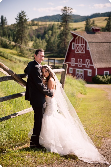 Sparkling-Hill-wedding_Okanagan_105_by-Kevin-Trowbridge