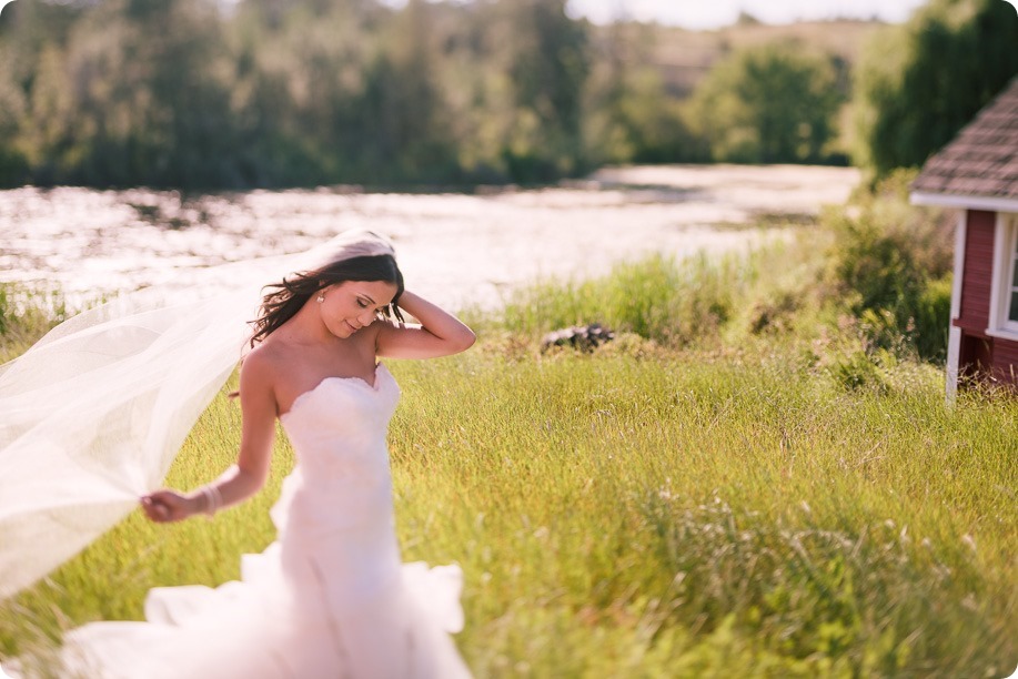 Sparkling-Hill-wedding_Okanagan_119_by-Kevin-Trowbridge