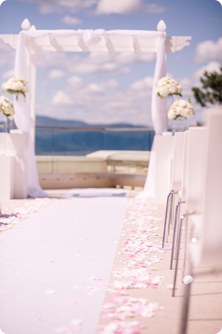 Sparkling-Hill-wedding_Okanagan_38_by-Kevin-Trowbridge