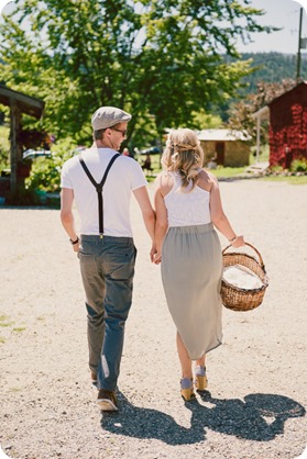 Vintage-Farmers-Market-engagement-session_Caravan-Theatre-Armstrong_01_by-Kevin-Trowbridge