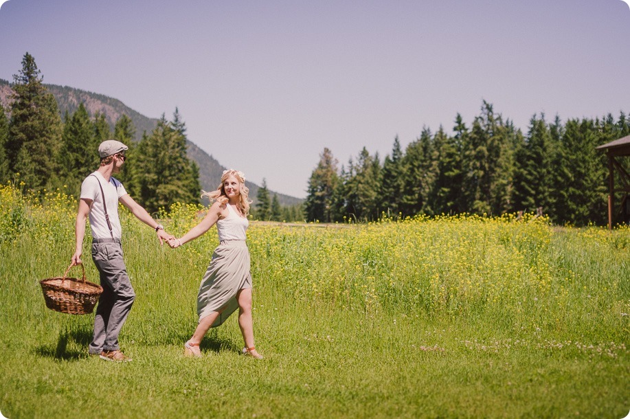 Vintage-Farmers-Market-engagement-session_Caravan-Theatre-Armstrong_09_by-Kevin-Trowbridge