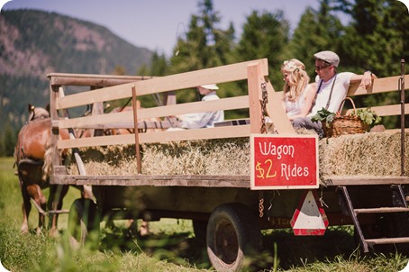 Vintage-Farmers-Market-engagement-session_Caravan-Theatre-Armstrong_102_by-Kevin-Trowbridge