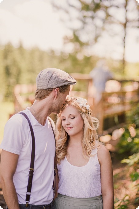 Vintage-Farmers-Market-engagement-session_Caravan-Theatre-Armstrong_111_by-Kevin-Trowbridge