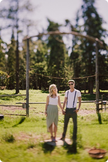 Vintage-Farmers-Market-engagement-session_Caravan-Theatre-Armstrong_11_by-Kevin-Trowbridge