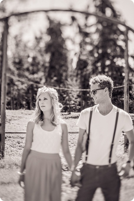 Vintage-Farmers-Market-engagement-session_Caravan-Theatre-Armstrong_12_by-Kevin-Trowbridge