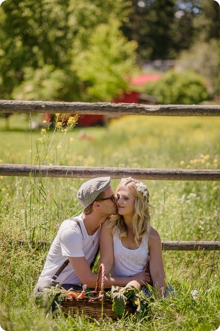 Vintage-Farmers-Market-engagement-session_Caravan-Theatre-Armstrong_141_by-Kevin-Trowbridge