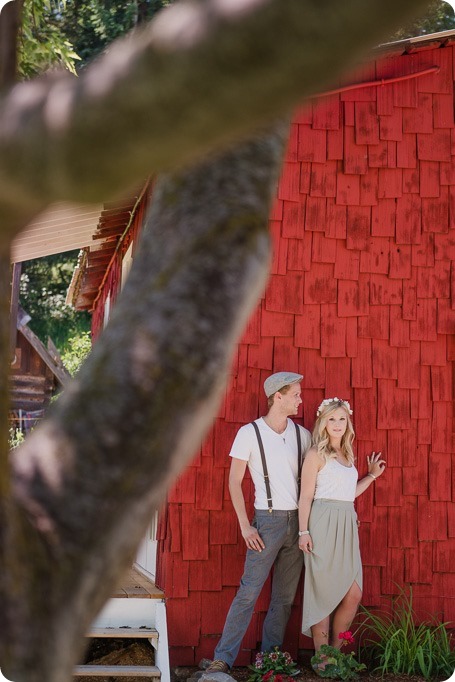 Vintage-Farmers-Market-engagement-session_Caravan-Theatre-Armstrong_146_by-Kevin-Trowbridge