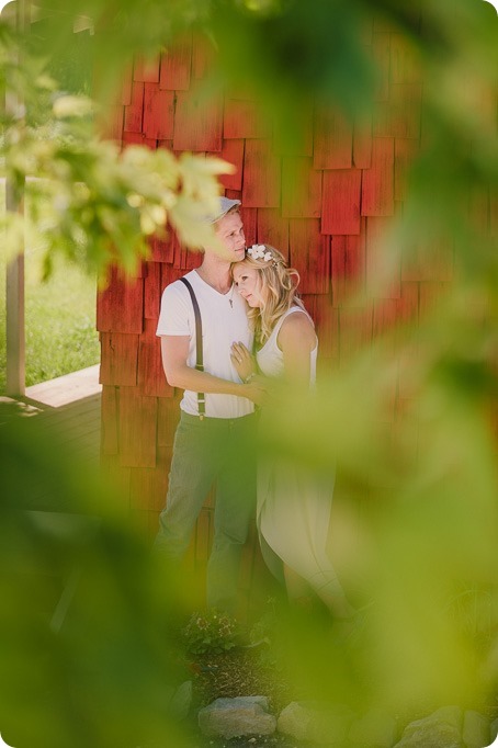 Vintage-Farmers-Market-engagement-session_Caravan-Theatre-Armstrong_147_by-Kevin-Trowbridge