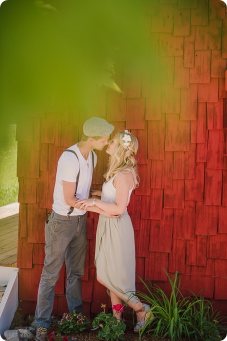 Vintage-Farmers-Market-engagement-session_Caravan-Theatre-Armstrong_148_by-Kevin-Trowbridge