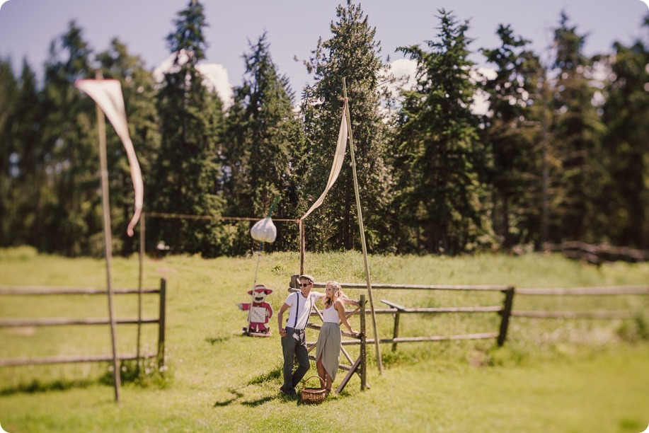 Vintage-Farmers-Market-engagement-session_Caravan-Theatre-Armstrong_14_by-Kevin-Trowbridge