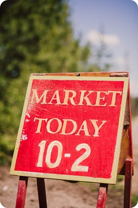 Vintage-Farmers-Market-engagement-session_Caravan-Theatre-Armstrong_150_by-Kevin-Trowbridge